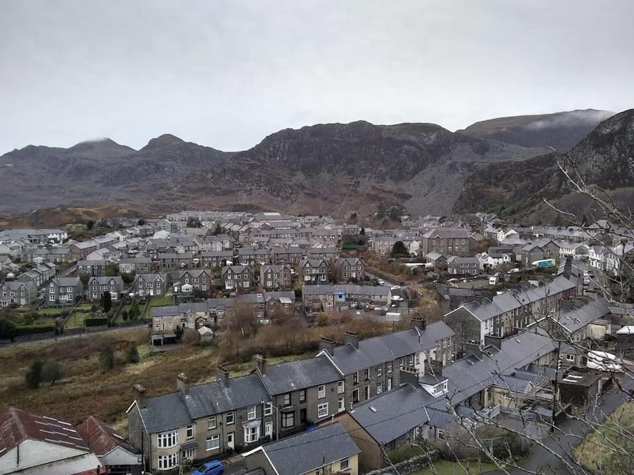 Daisys Cottage. Blaenau Ffestiniog. Exterior photo